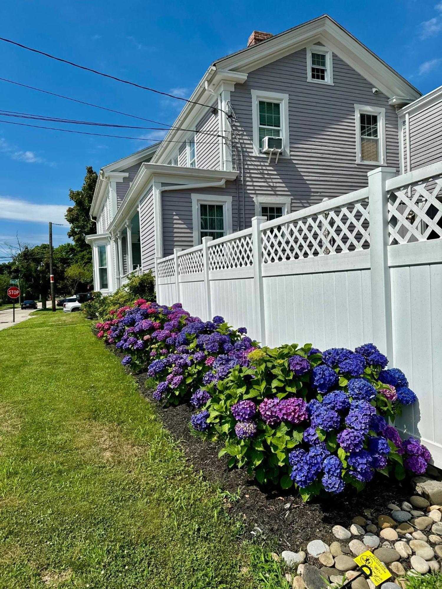 Cheerful Historic 3 Bedroom Townhouse - Downtown Mystic Stonington Bagian luar foto